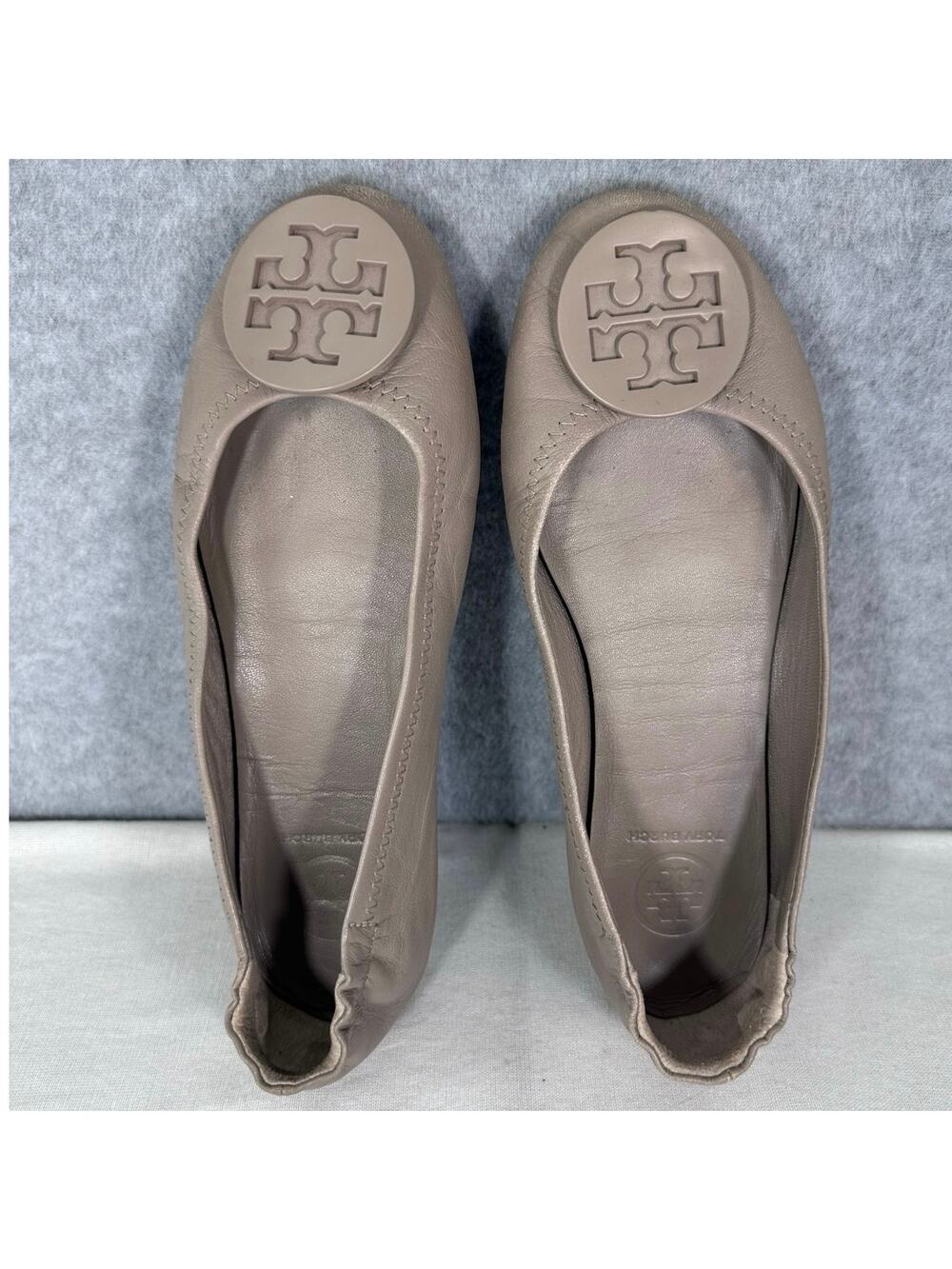 Tory Burch Women’s sz 5.5 Minnie Travel Ballet Flat French Gray Neutral Leather